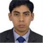 Profesor imparte clases a estudiantes de pregrado y postgrafo